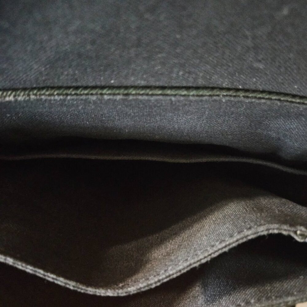Louis Vuitton Saratov Messenger Bag Taiga Leather and Canvas PM - Picture 3 of 8